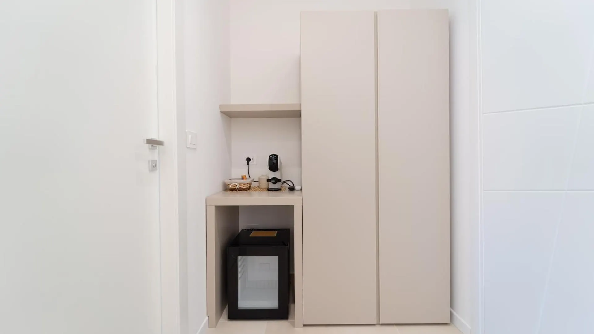 Sophora Guest House Альгеро