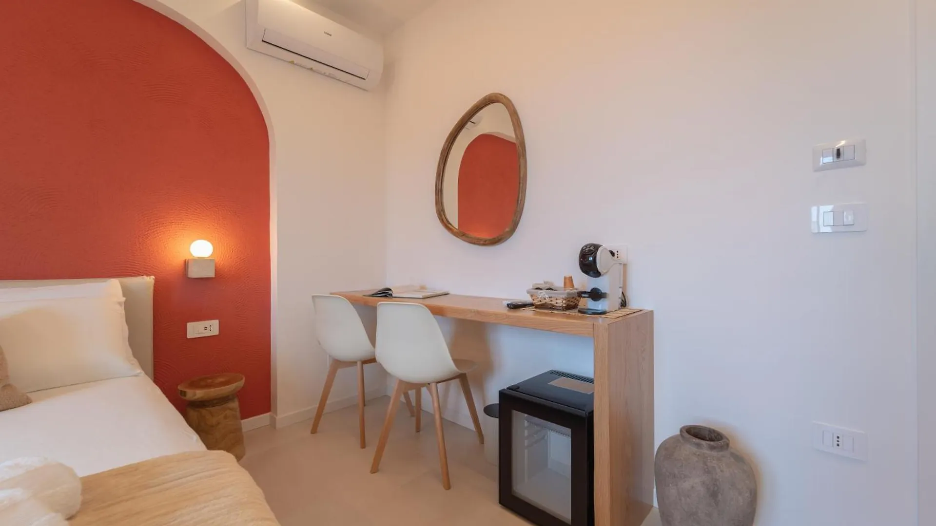 Sophora Guest House Альгеро 0*,