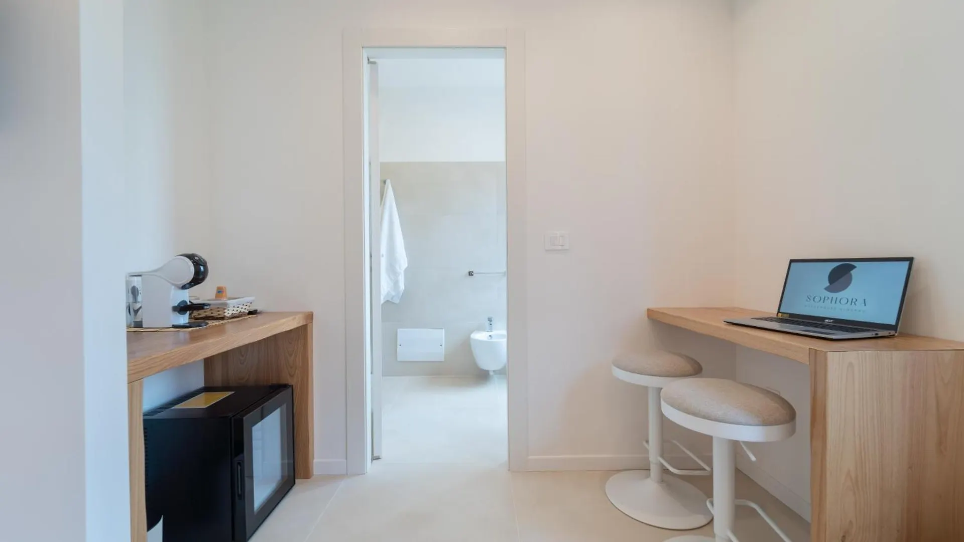 Sophora Guest House Альгеро